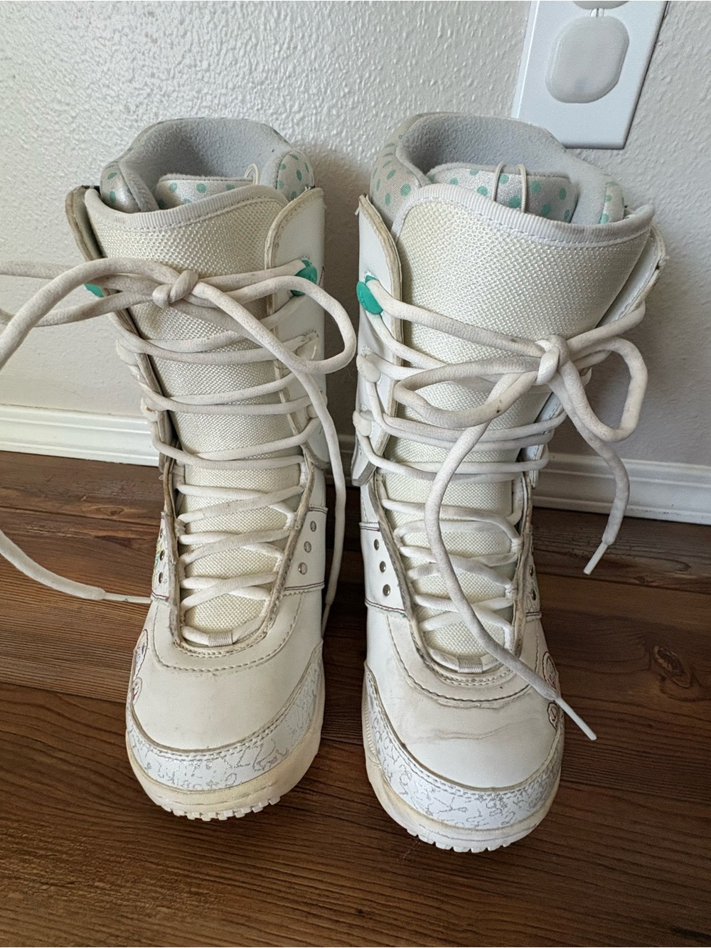 K2 Mink Womens Snowboard Boots - Size 8